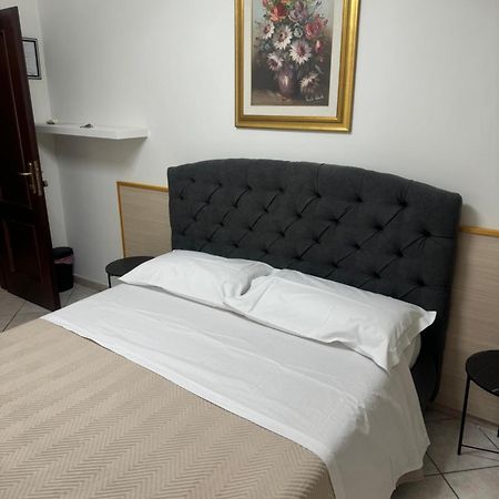 Appartamento Larisarooms Roma Ngoại thất bức ảnh