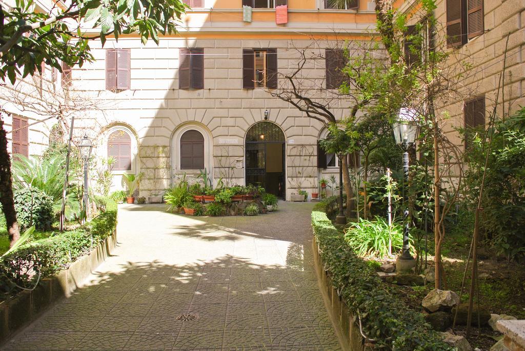 Appartamento Larisarooms Roma Ngoại thất bức ảnh