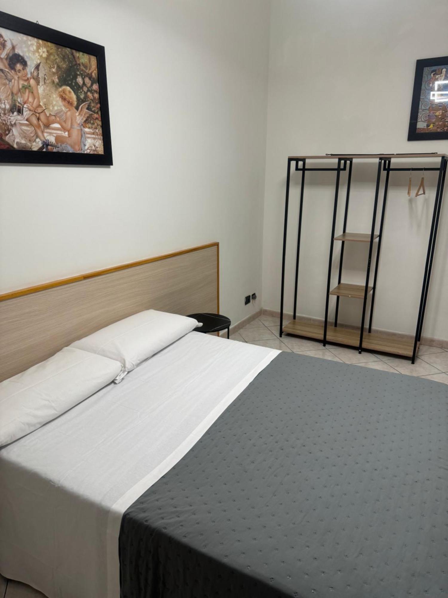 Appartamento Larisarooms Roma Ngoại thất bức ảnh