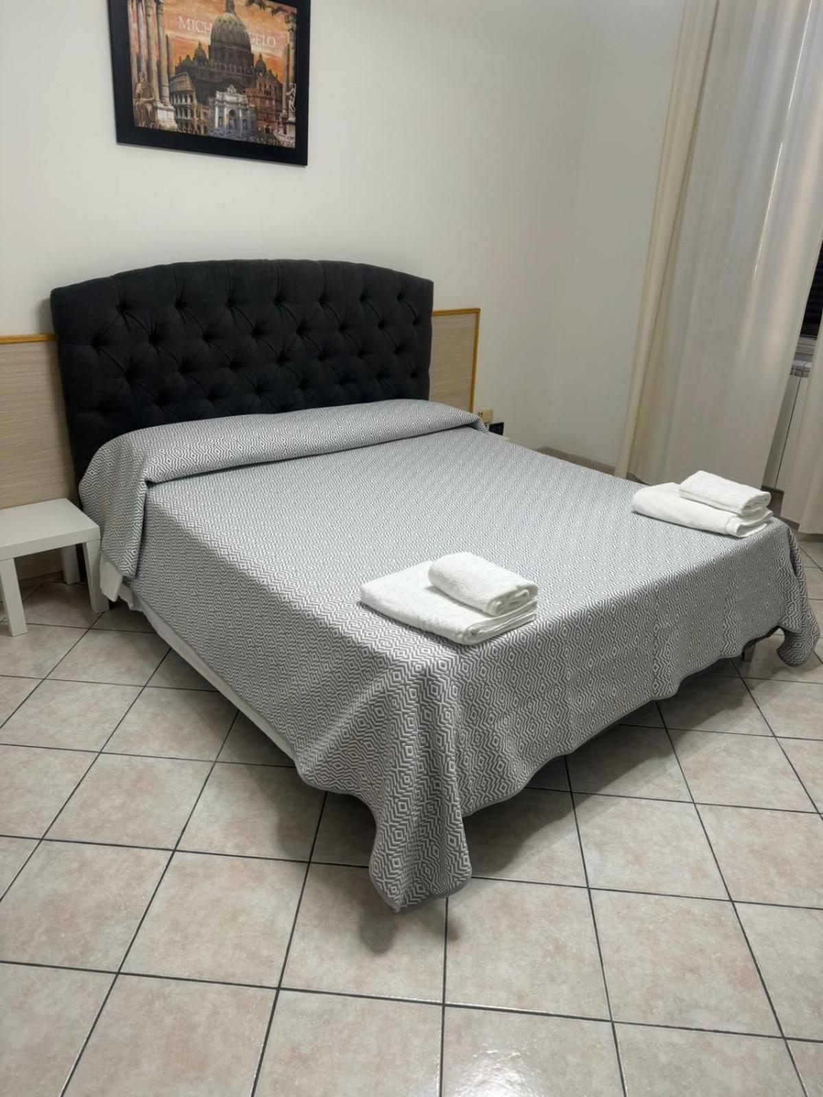 Appartamento Larisarooms Roma Ngoại thất bức ảnh