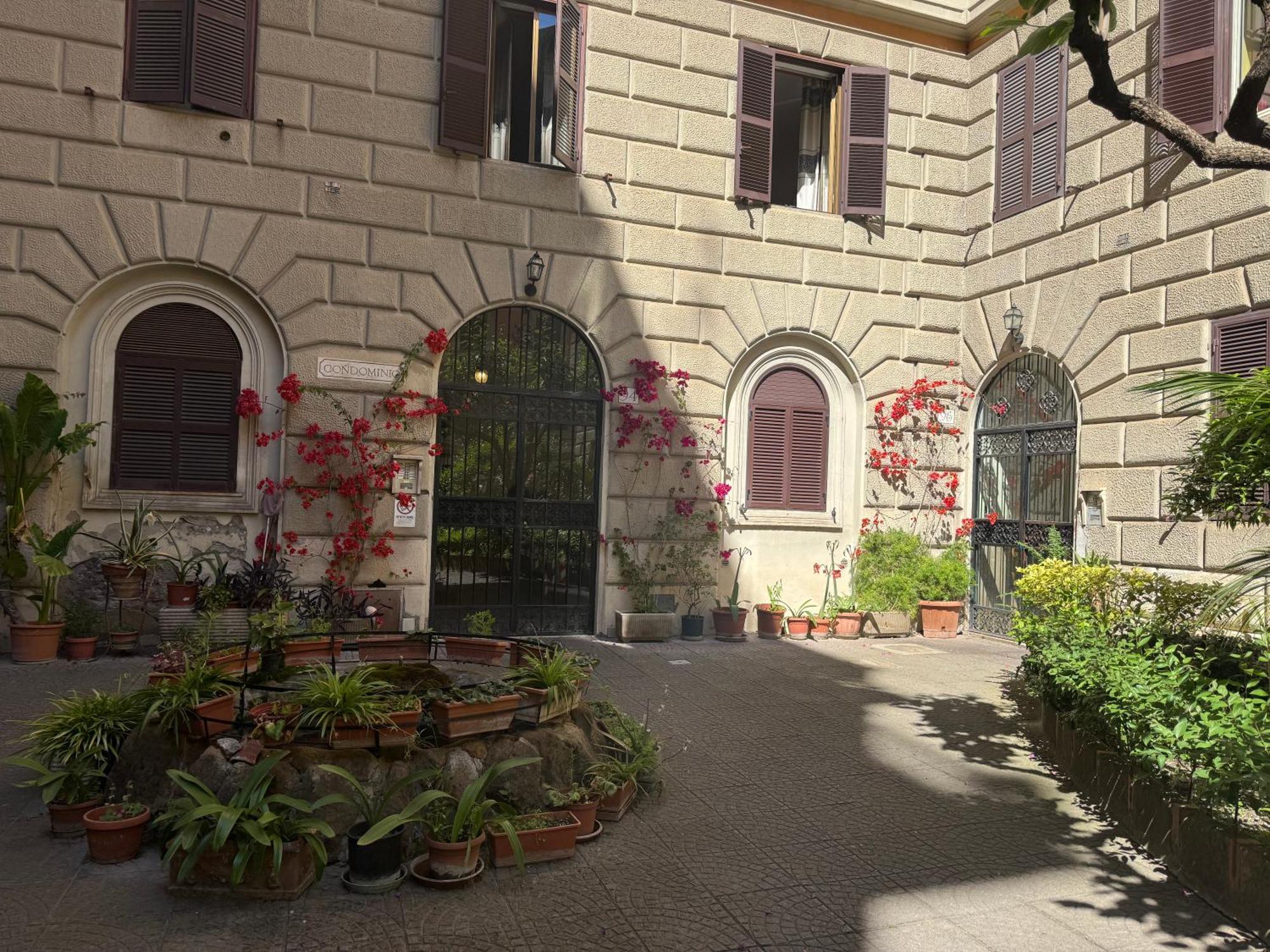 Appartamento Larisarooms Roma Ngoại thất bức ảnh